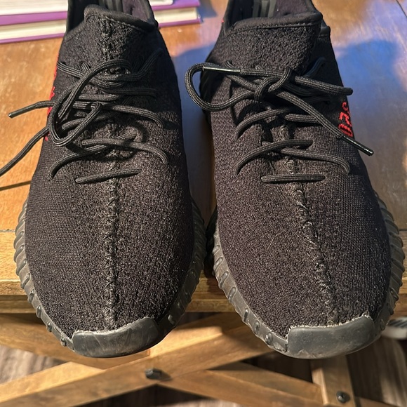 Yeezy 350 V2 Bred - Picture 10 of 10